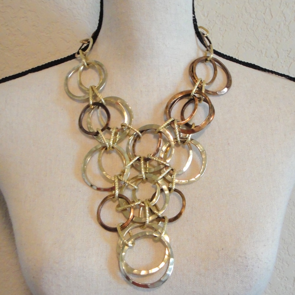 Gold Rings Necklace - Picture 6 of 8